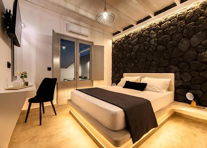 Charming Santorini 2 Bedrooms Premium Private Heated Pool