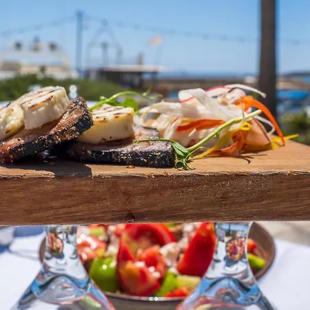 Charming Santorini 2 Bedrooms Premium Private Heated Pool