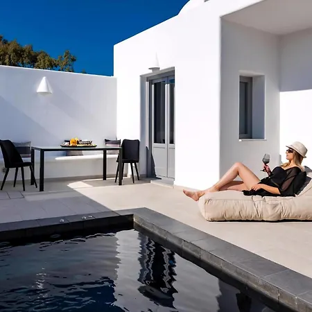 Charming Santorini 2 Bedrooms Premium Private Heated Pool Refined Interior Villa