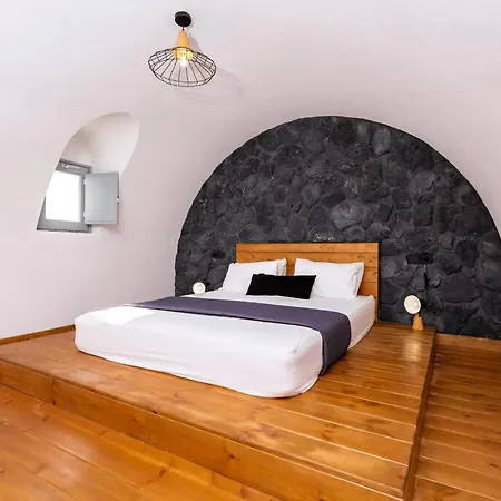 Charming Santorini 2 Bedrooms Premium Private Heated Pool Refined Interior *