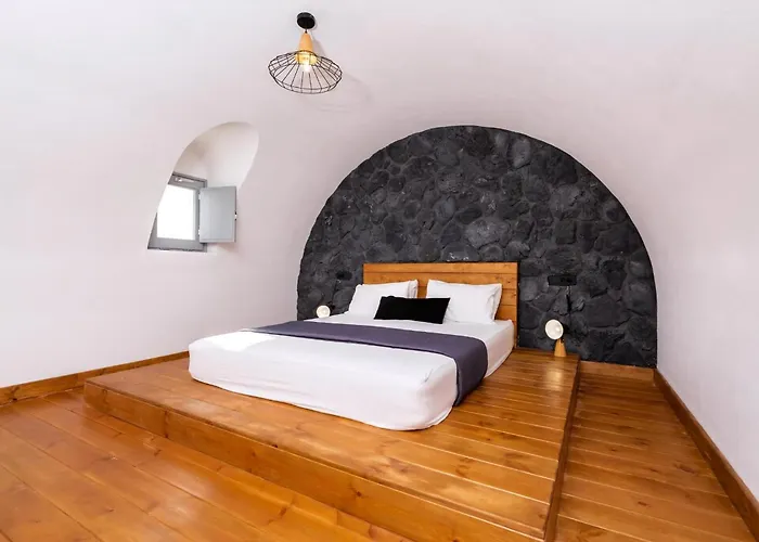 Charming Santorini 2 Bedrooms Premium Private Heated Pool *